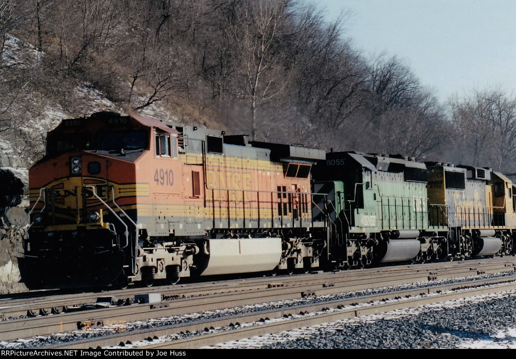 BNSF 4910 West